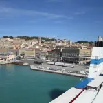 Maxi sequestro al porto di Ancona: falso marchio C.E. su migliaia di cuffie e camici