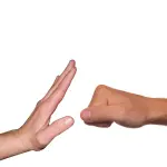 Bologna, arrestato 33enne pluripregiudicato: condotte aggressive in zona Piazza Trento e Trieste