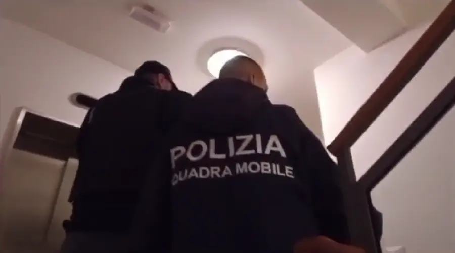 Furti in abitazione a Bologna: arrestati due cittadini georgiani, un terzo ricercato