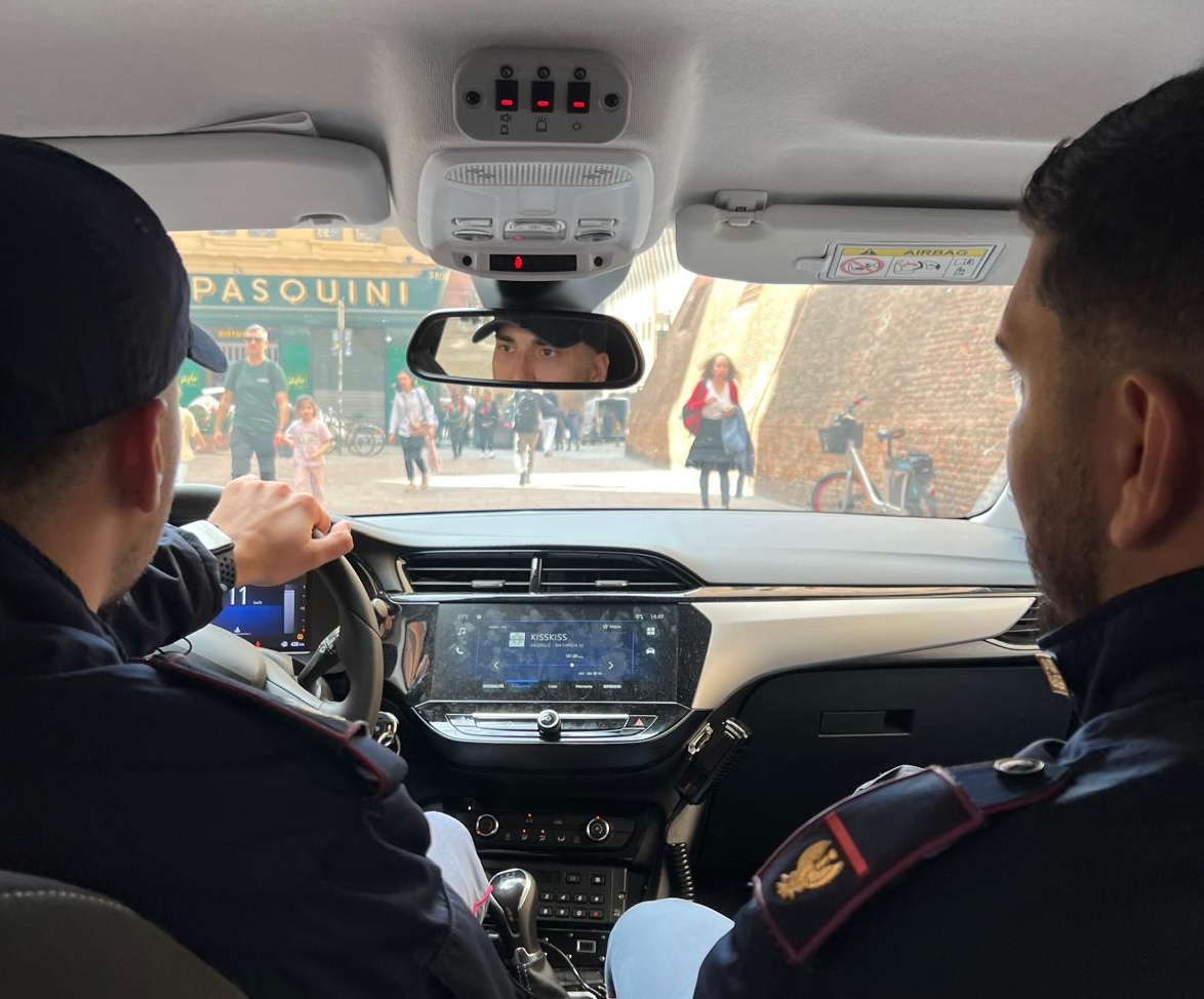 Due arresti in centro a Bologna dopo aggressioni alla vigilanza nei negozi