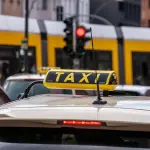 Bologna, rissa in taxi finisce con feriti e un’espulsione
