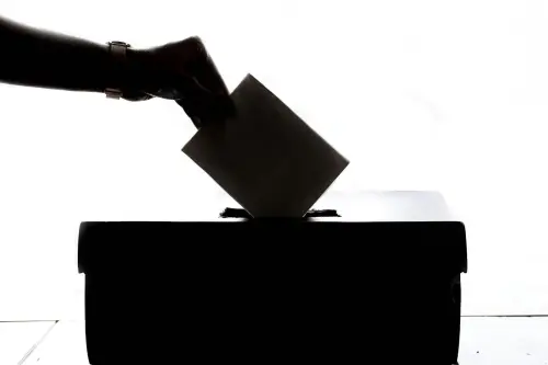Bologna, 80 anni dal voto alle donne: mostra e documentario
