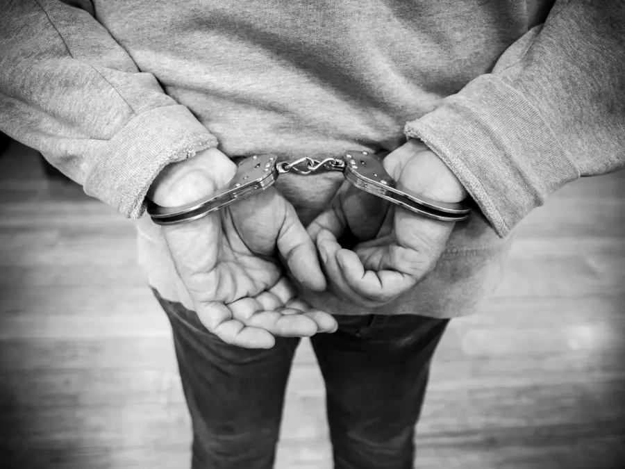 Reggio Emilia, furto su un’auto: denunciato un 46enne