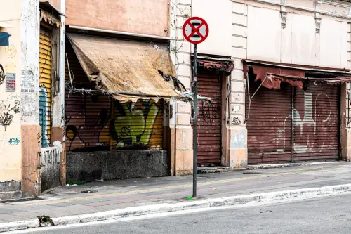 Bologna, 683 negozi chiusi in sei anni: arriva Cities Analytics